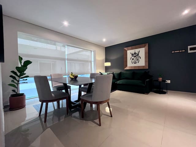 2 Bdr/2 Bth increíble ubicación y amenidades