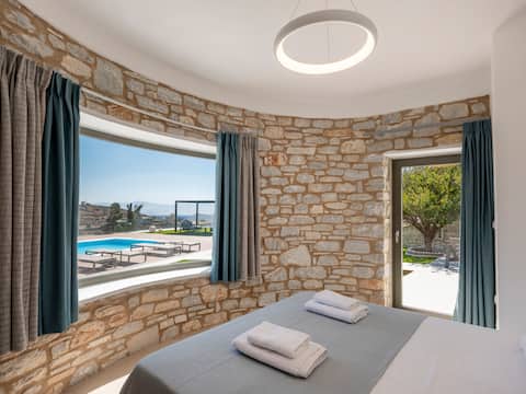 Lagaditis villa with pool and stunning naxos view