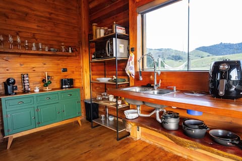 Popular Airbnb listing: Mountain cabin amazing view and Pet friendly in Gonçalves