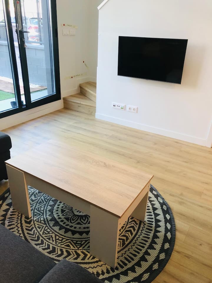 Loft 007 Con Wifi, Piscina, Jardín Y Netflix - Aeropuerto Adolfo Suárez Madrid-Barajas (MAD)