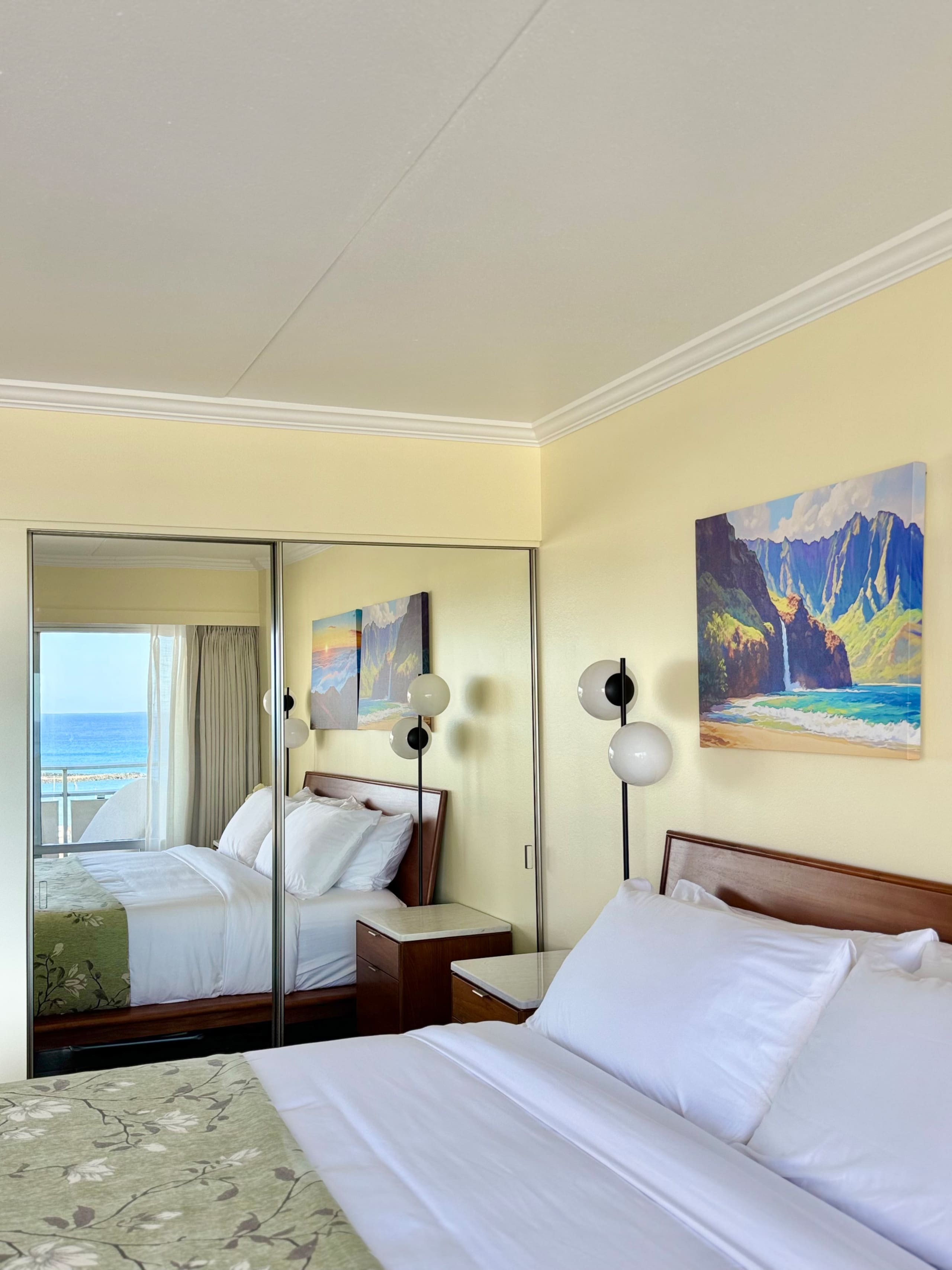 Condo in Honolulu · ★4.88 · 1 bedroom · 2 beds · 1 private bath - Image 18