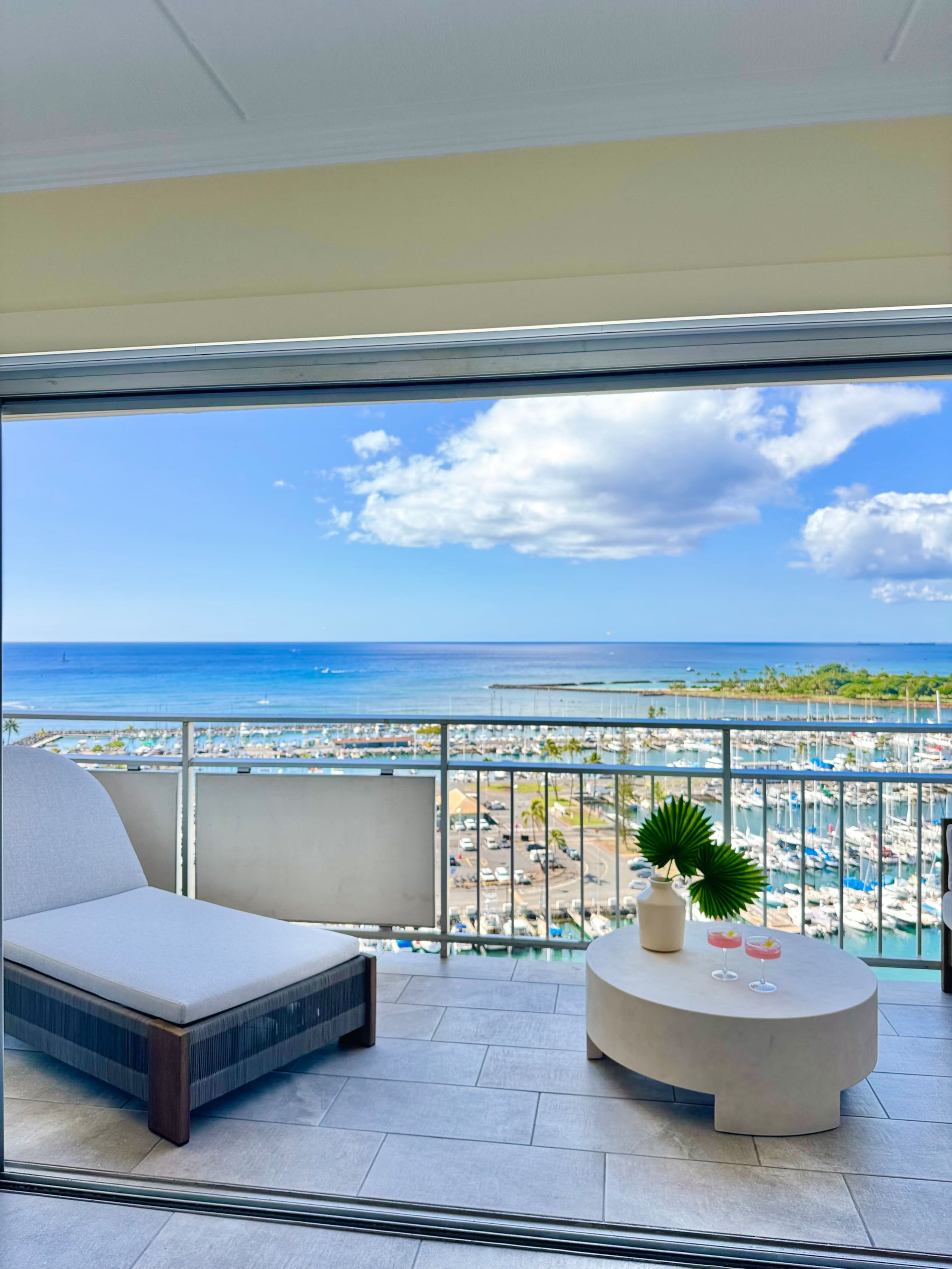 Condo in Honolulu · ★4.88 · 1 bedroom · 2 beds · 1 private bath - Image 6