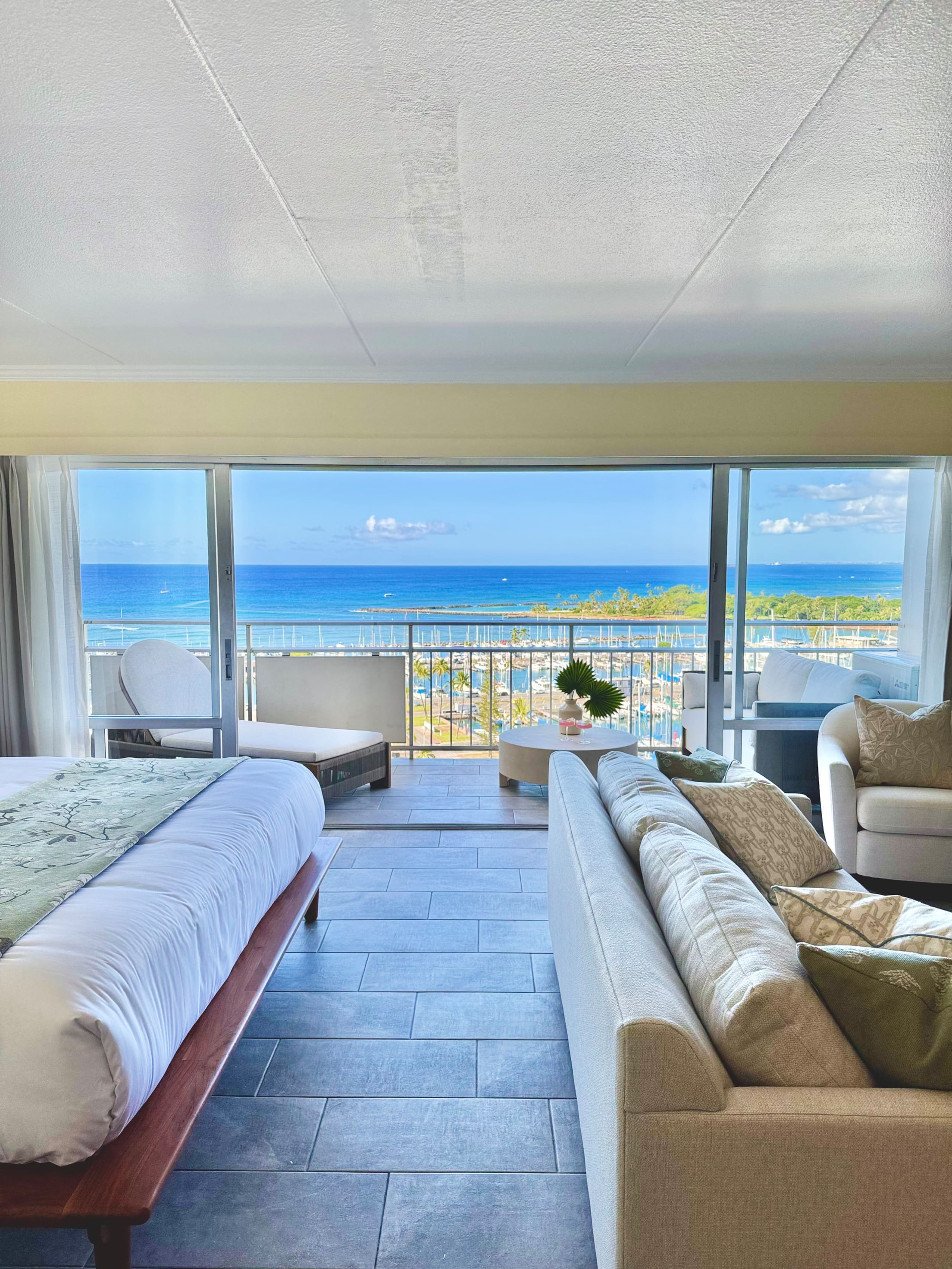Condo in Honolulu · ★4.88 · 1 bedroom · 2 beds · 1 private bath - Image 11