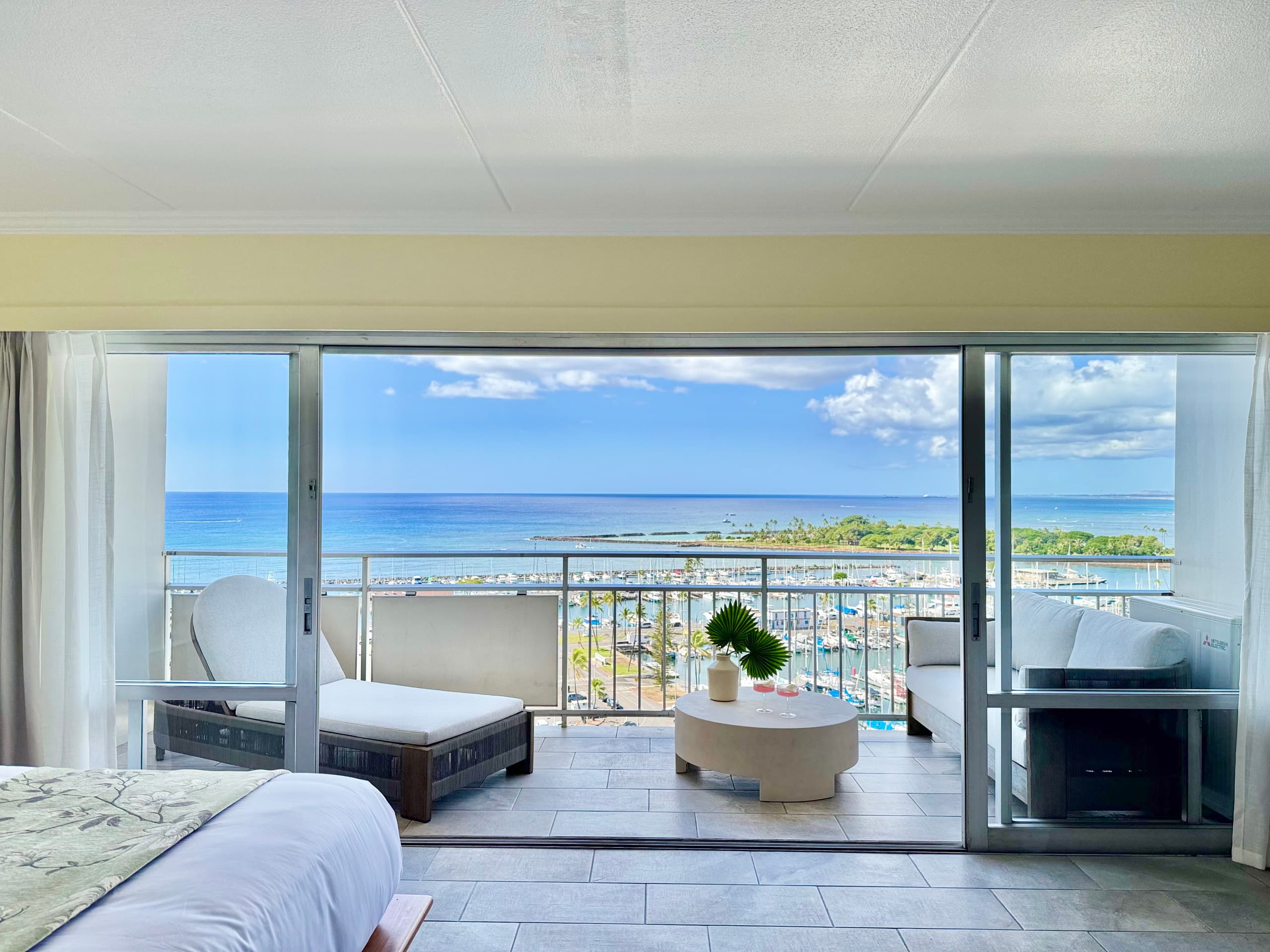 Condo in Honolulu · ★4.88 · 1 bedroom · 2 beds · 1 private bath - Image 1