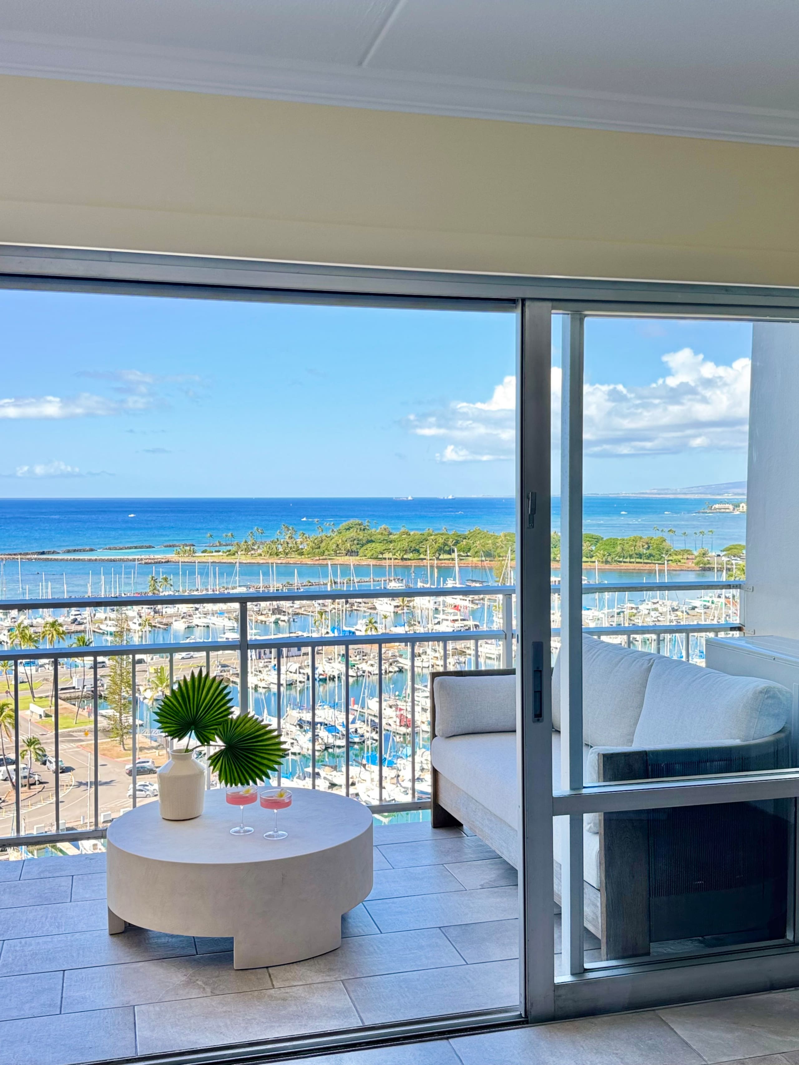 Condo in Honolulu · ★4.88 · 1 bedroom · 2 beds · 1 private bath - Image 5