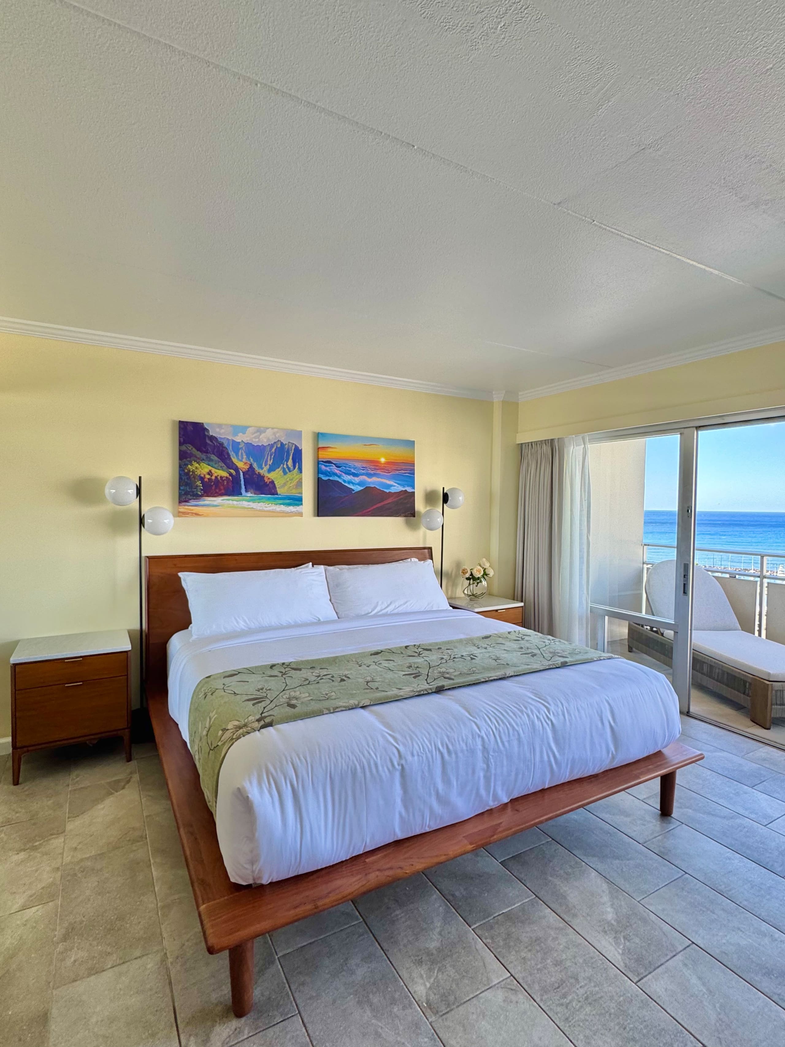 Condo in Honolulu · ★4.88 · 1 bedroom · 2 beds · 1 private bath - Image 16
