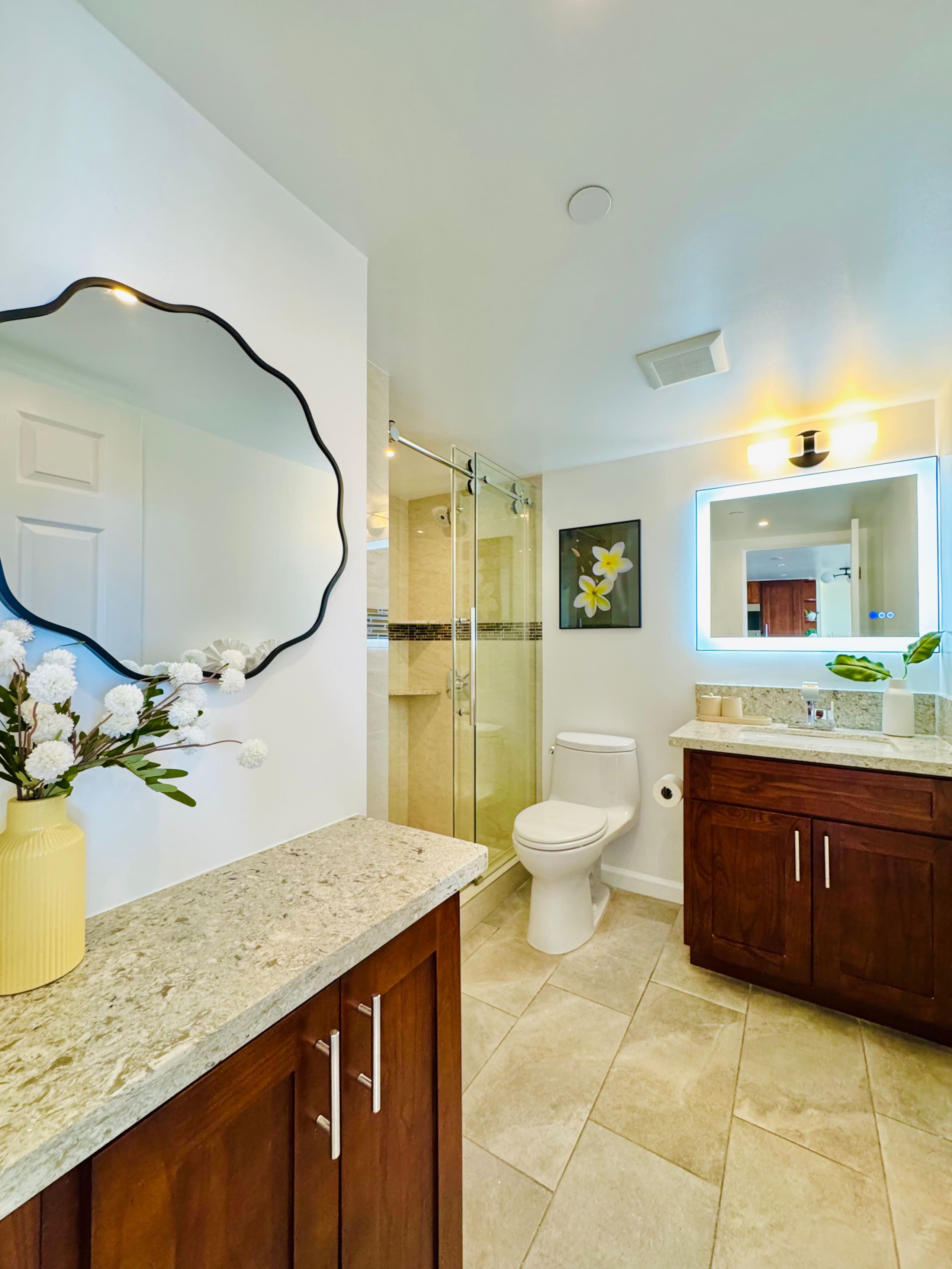 Condo in Honolulu · ★4.88 · 1 bedroom · 2 beds · 1 private bath - Image 25