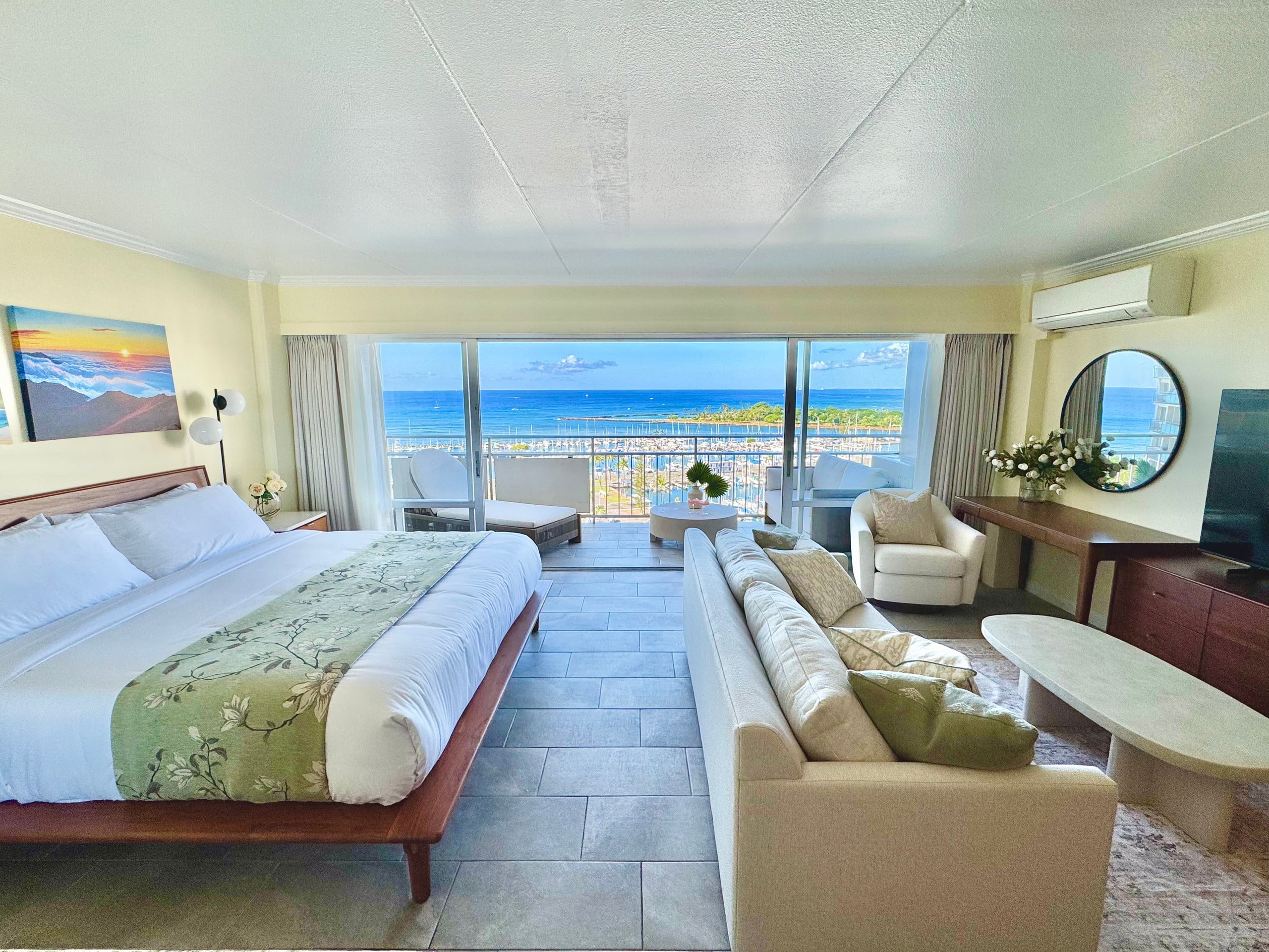 Condo in Honolulu · ★4.88 · 1 bedroom · 2 beds · 1 private bath - Image 10