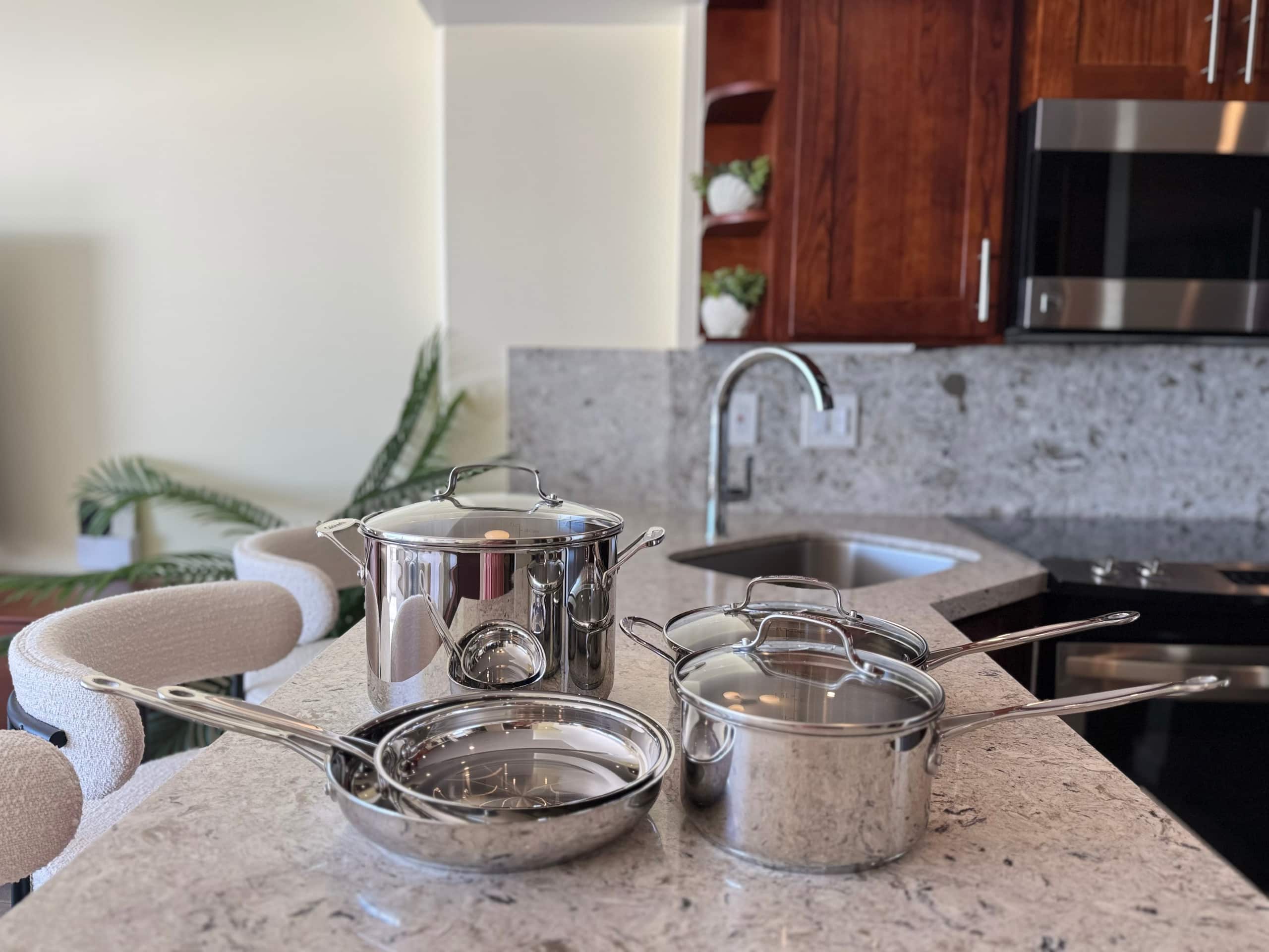 Condo in Honolulu · ★4.88 · 1 bedroom · 2 beds · 1 private bath - Image 37