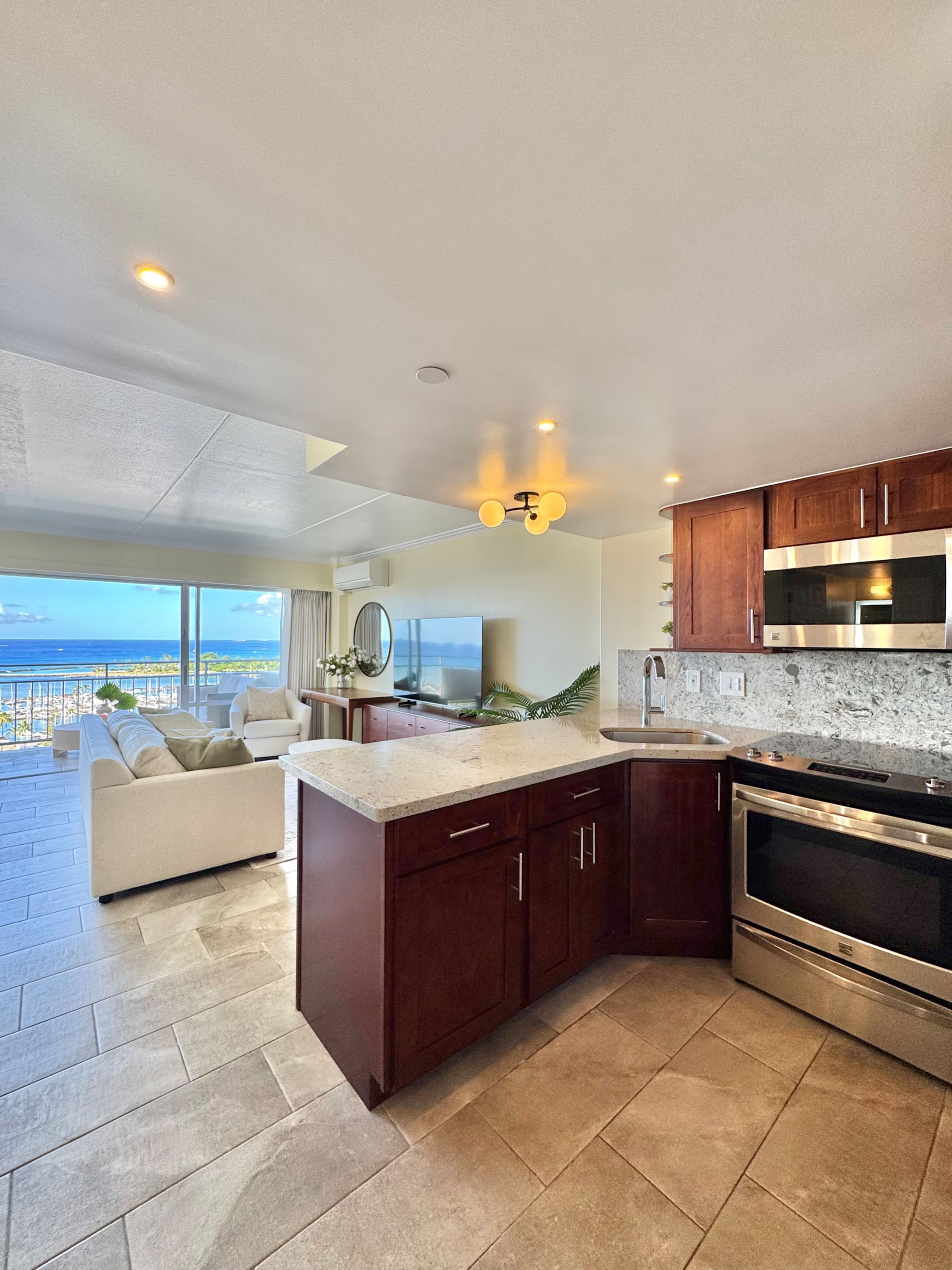 Condo in Honolulu · ★4.88 · 1 bedroom · 2 beds · 1 private bath - Image 33