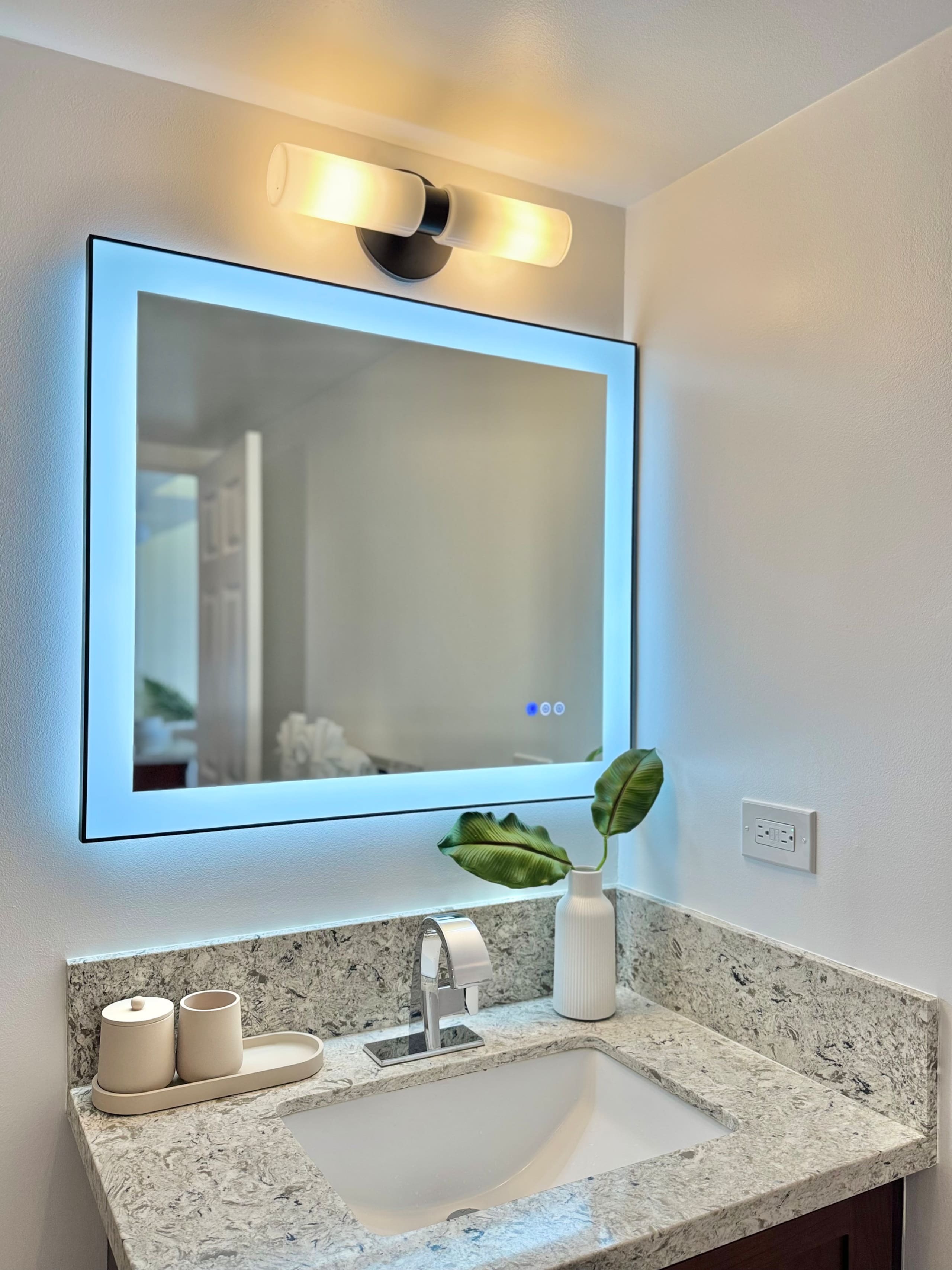 Condo in Honolulu · ★4.88 · 1 bedroom · 2 beds · 1 private bath - Image 26
