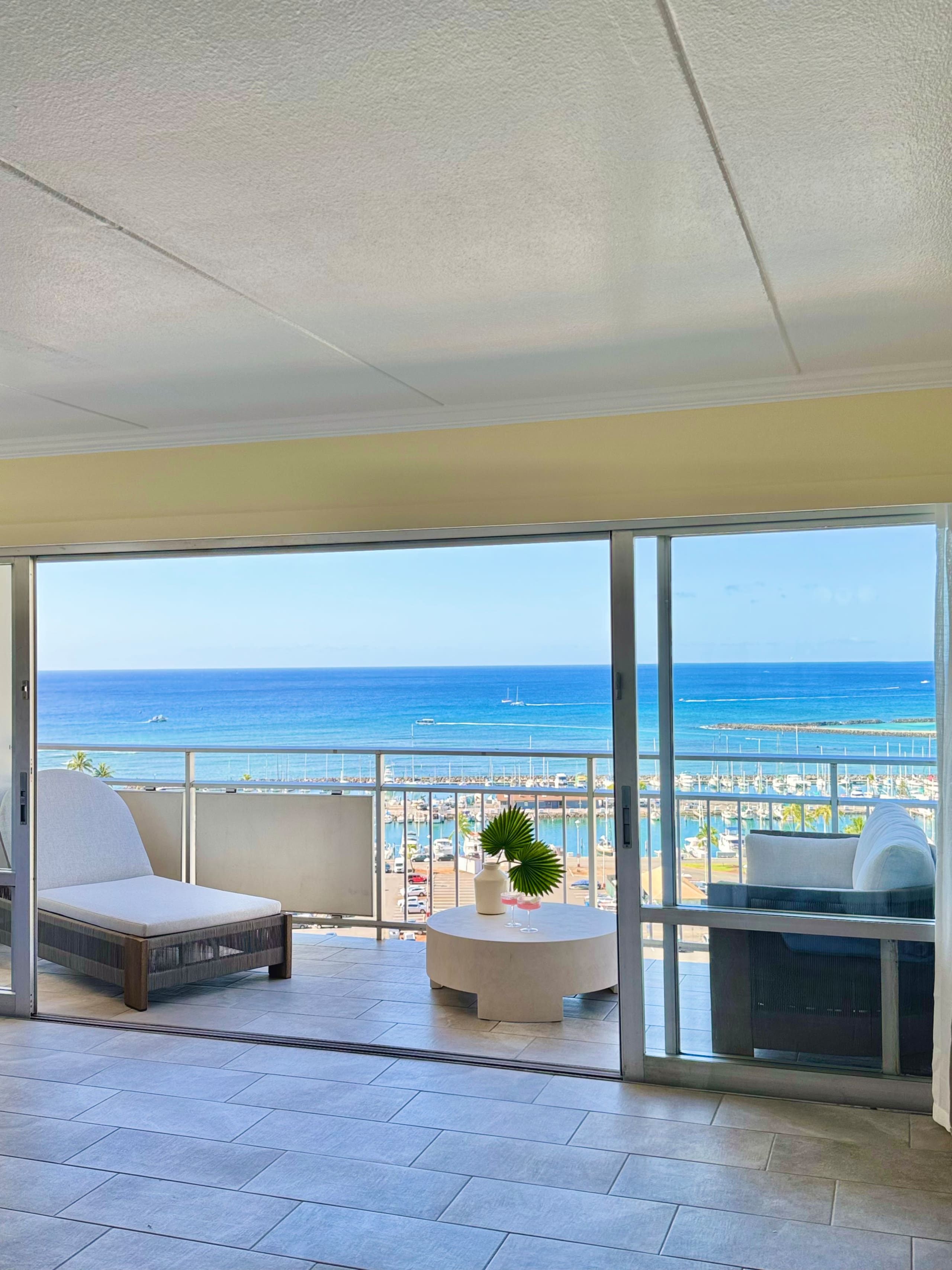 Condo in Honolulu · ★4.88 · 1 bedroom · 2 beds · 1 private bath - Image 3