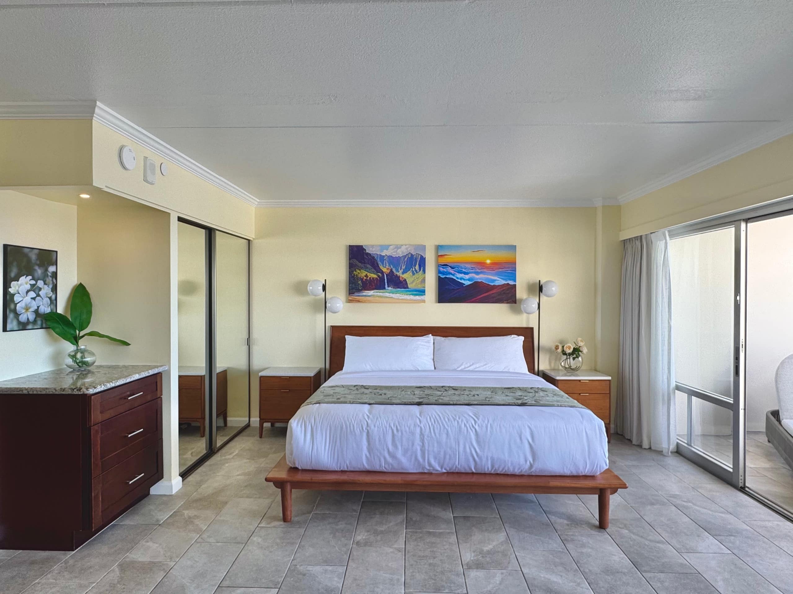 Condo in Honolulu · ★4.88 · 1 bedroom · 2 beds · 1 private bath - Image 19