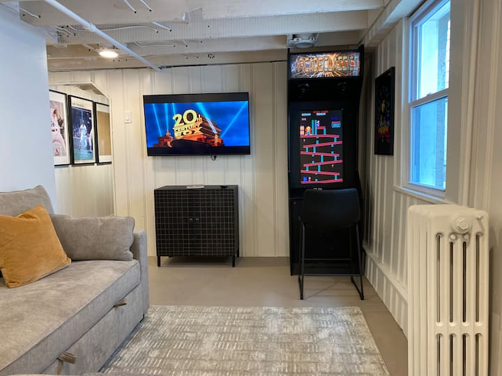 Sala de juegos con sofá cama 