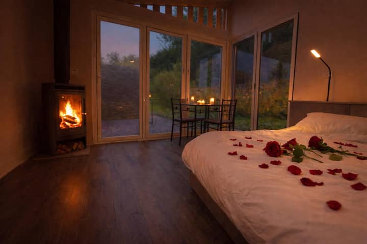 Hot Tub Retreat | Perfect Spring Getaway - Bridgnorth
