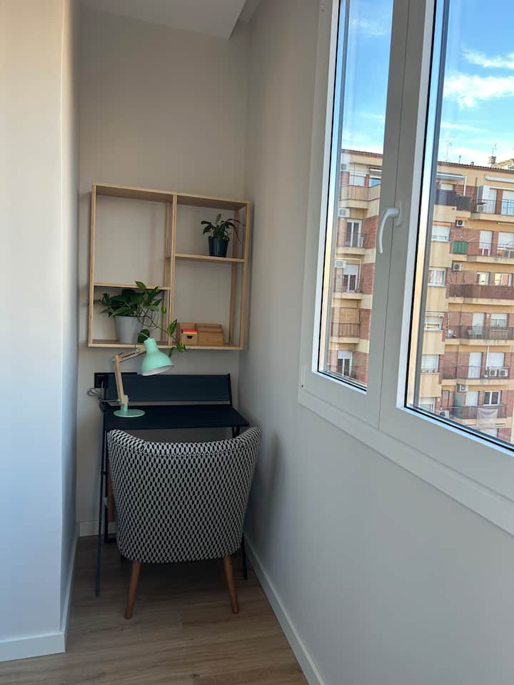 Workspace evidence from Confortable i acollidor, Eixample /Hosp. Clinic