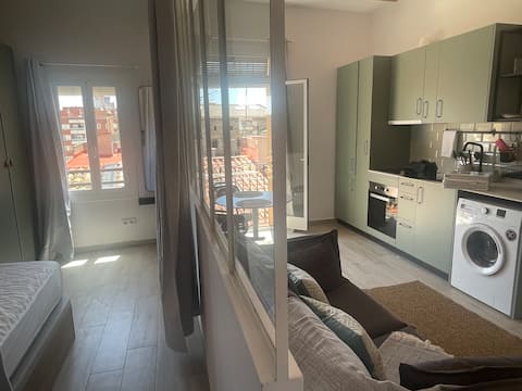 Anuncio de Airbnb popular: Fantastic house near the beach. en Badalona