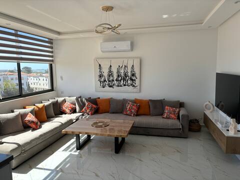 Popular Airbnb listing: Oasis Beach, sea view, and a 5-minute walk to the beach in El Mansouria