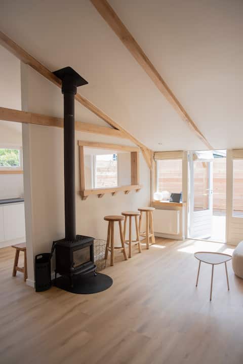 Westeindercabin, on the water and next to Amsterdam