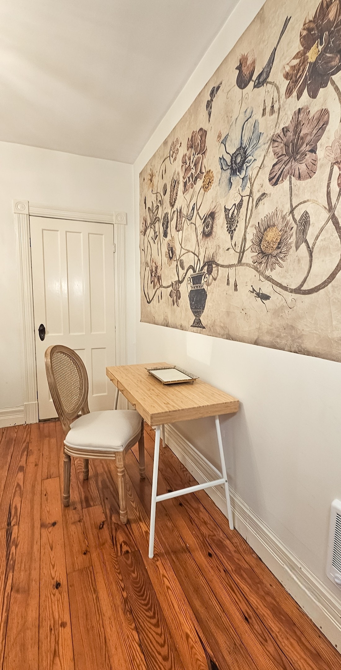 Სამუშაო სივრცე 3 საძინებელში.