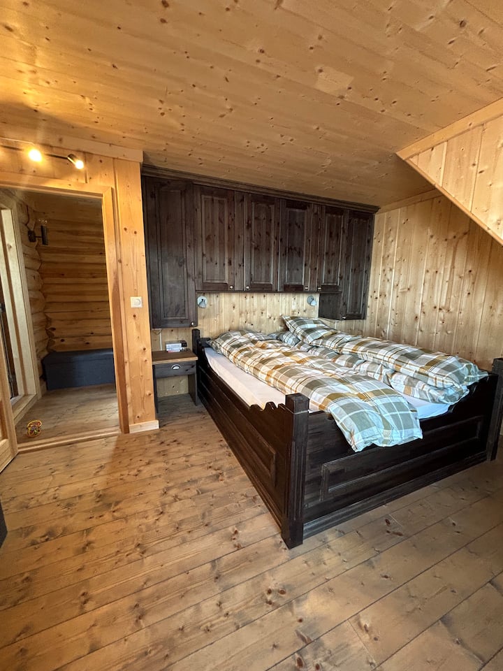 ห้องนอน 1 พร้อมเตียงคู่ 