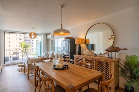 Luxurious Beachfront Apartment