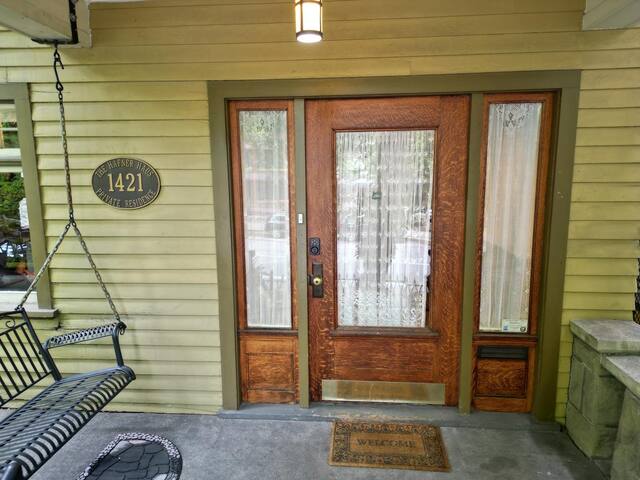 Historic Hafner Haus, 16 guests, Six Private Rooms gallery image 2