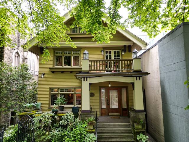 Historic Hafner Haus, 16 guests, Six Private Rooms gallery image 4