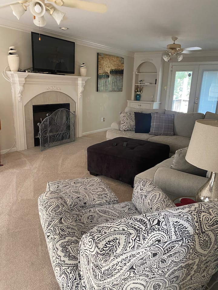 Safe Family Escape:jacuzzi,playarea, Garage & More - Little Rock, AR