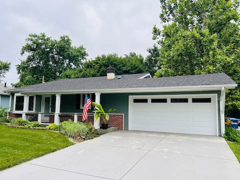 Peaceful Cozy Home w/ Well Equipped Kitchen