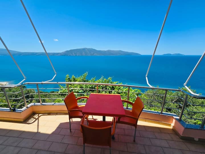Alfred's Place No.2 - Vlorë