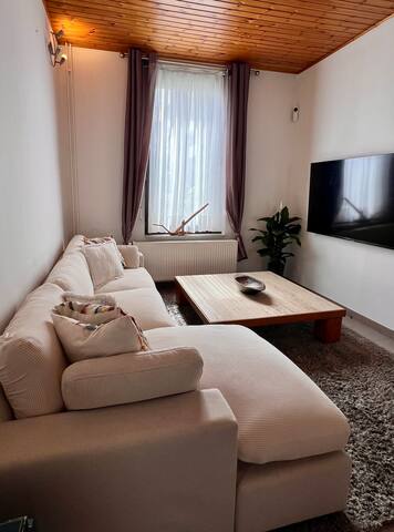 Les 4 filles de Mr Jacques gallery image 2