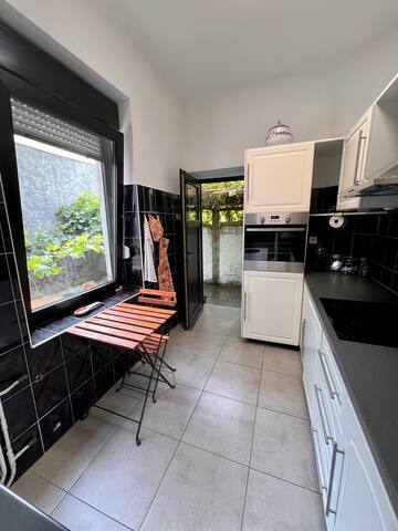 Les 4 filles de Mr Jacques gallery image 5