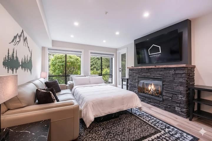 Walk To Blackcomb | Complex Hot Tub | Bbq - Whistler