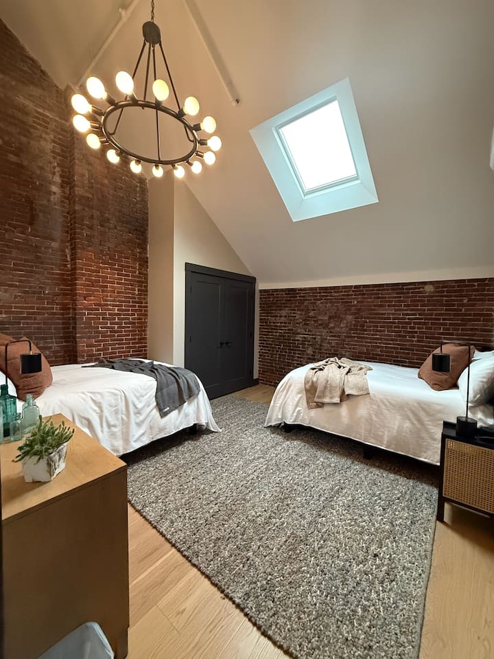 Alarm/Sound Machine Provided.