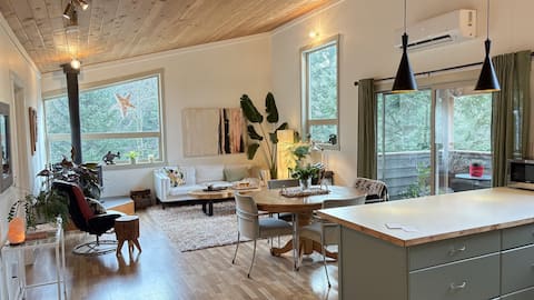 Top Airbnb: Maple Tree Guest House in Saltspring Island