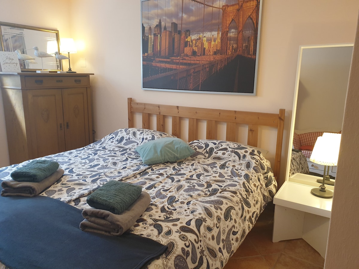Top Airbnb: Room near Panzerkaserne, 5 minutes to the highway a Böblingen