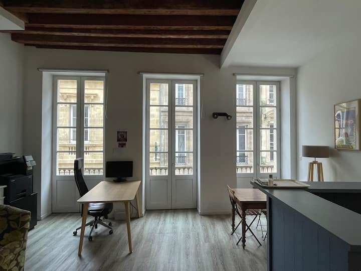 Superbe T2 Avec Balcon Et Vue - Bordeaux