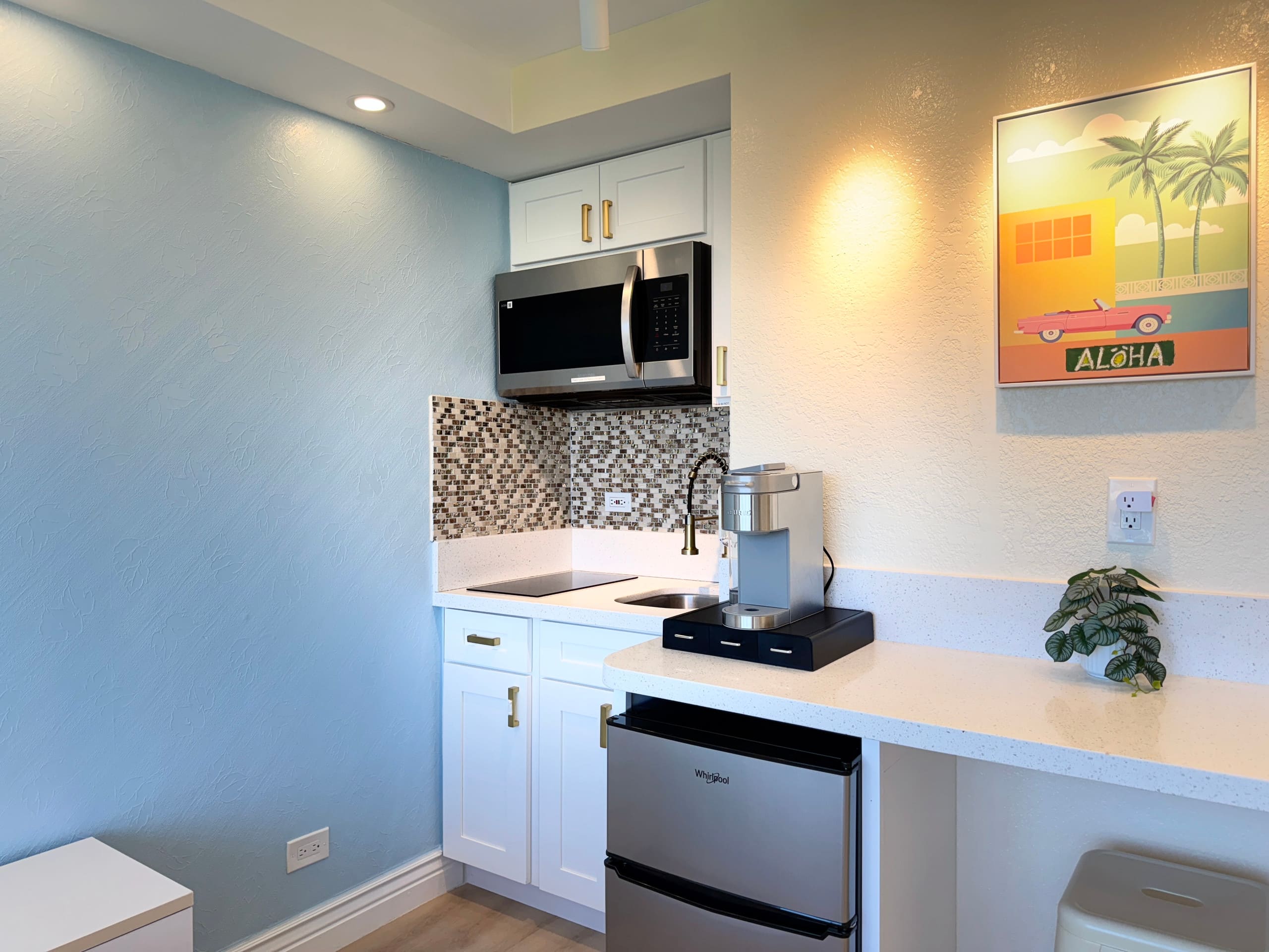 12*Waikiki Cozy Ocean View Condo Parking Available - Image 3