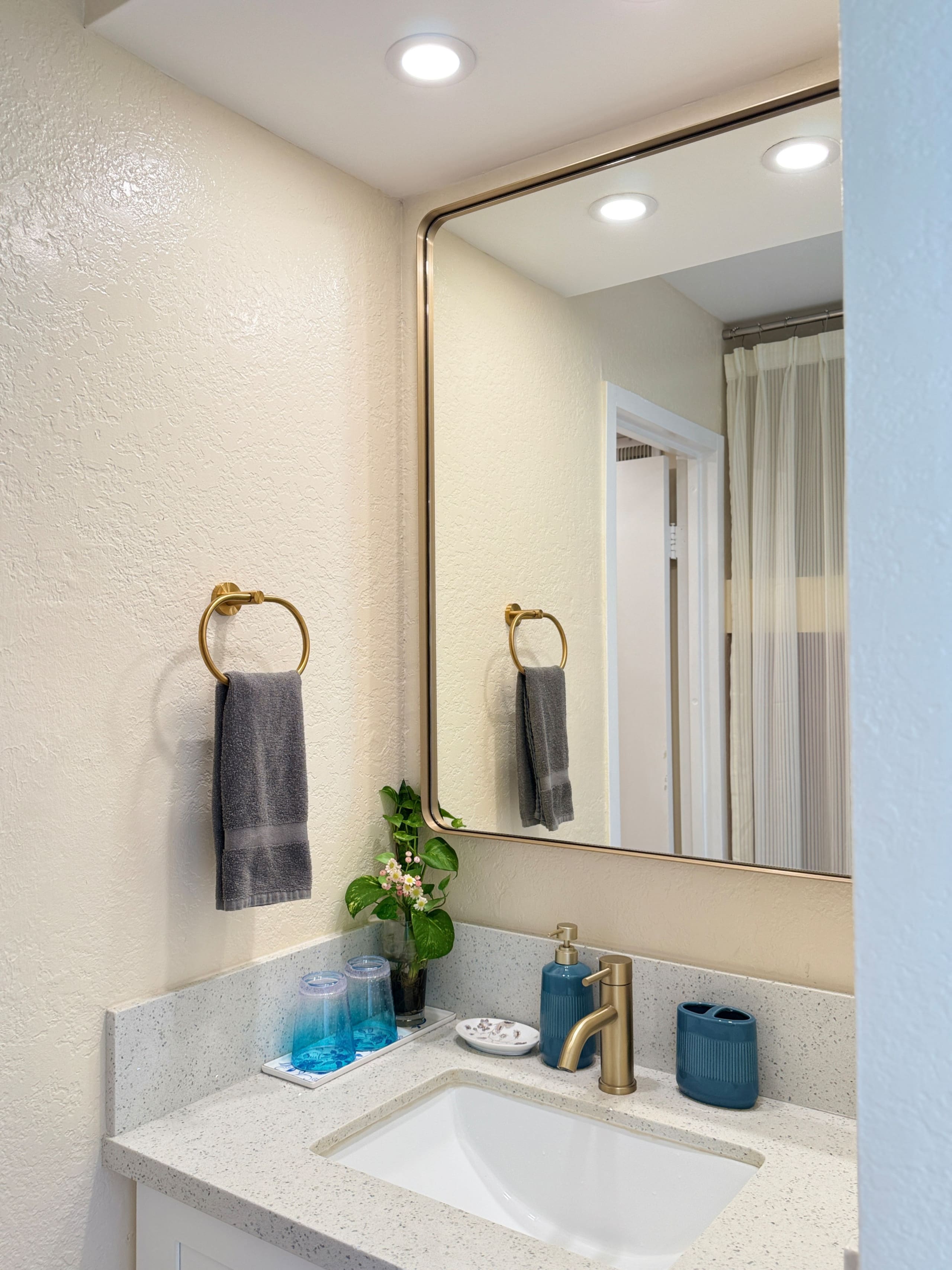12*Waikiki Cozy Ocean View Condo Parking Available - Image 14