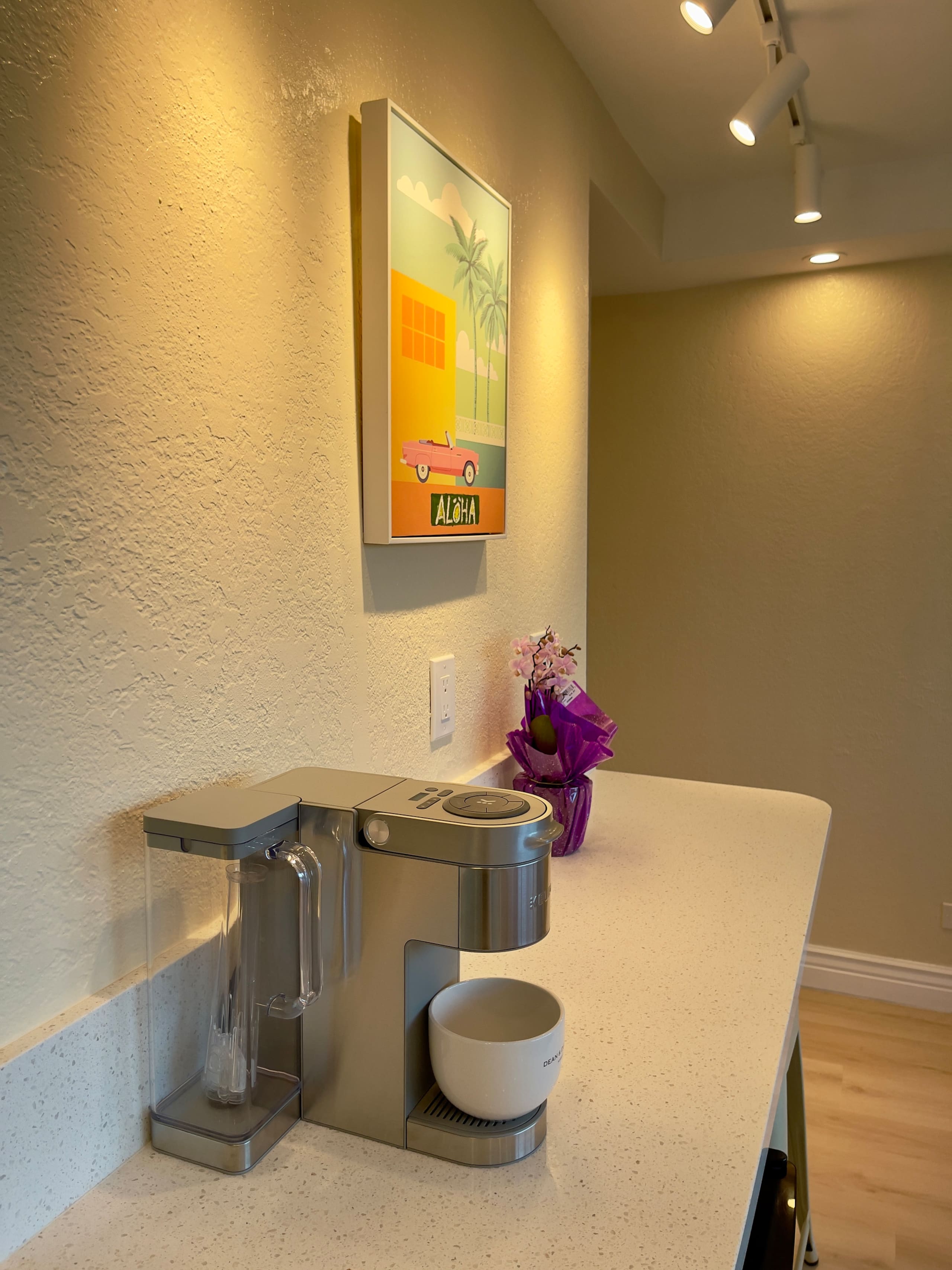 12*Waikiki Cozy Ocean View Condo Parking Available - Image 8