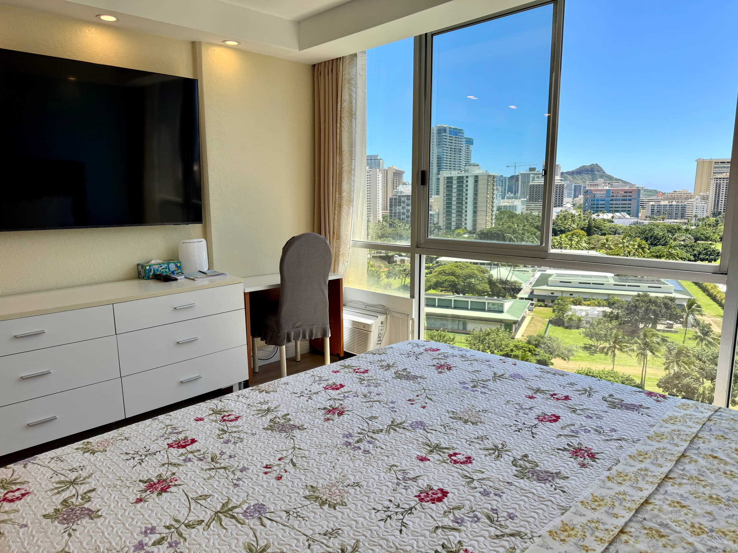 12*Waikiki Cozy Ocean View Condo Parking Available - Image 45