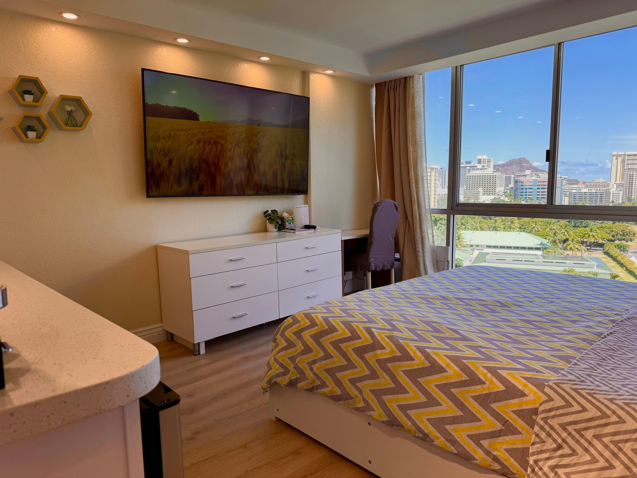 12*Waikiki Cozy Ocean View Condo Parking Available - Image 33