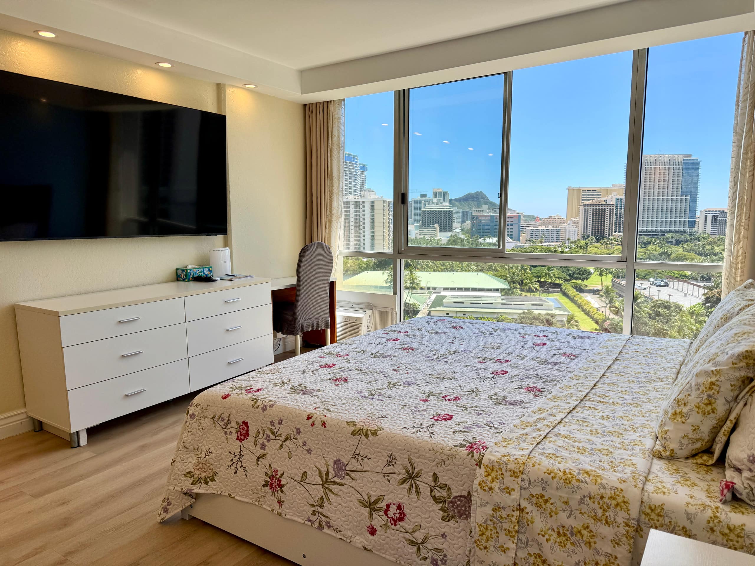 12*Waikiki Cozy Ocean View Condo Parking Available - Image 46