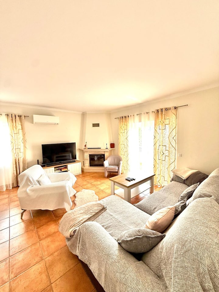 Large Three-bedroom Apartment - Lagos