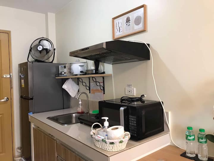 Cozy Studio Condo – With Parking, Wifi & Netflix - Dumaguete