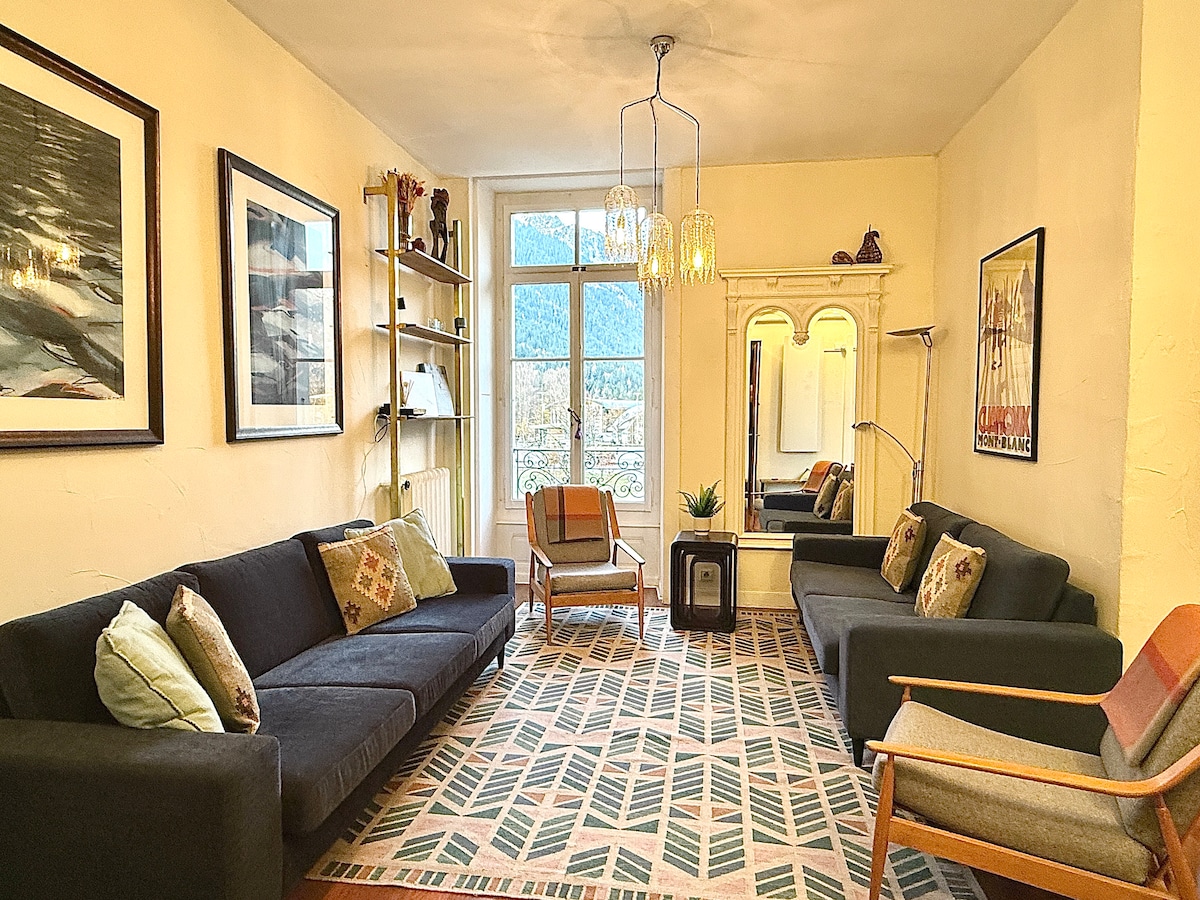 Top Airbnb: *Historic Building- 6 person- Parking/Bars/Resto à Chamonix Mont Blanc
