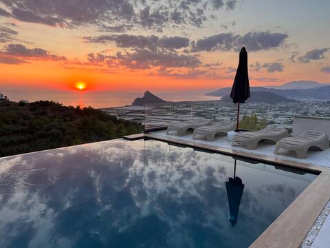 Stunning Villa with Infinity Pool