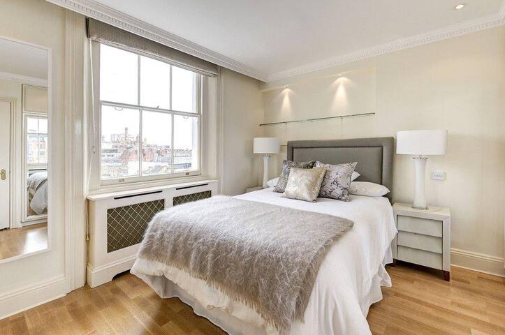 Rutlandgate near Harrods