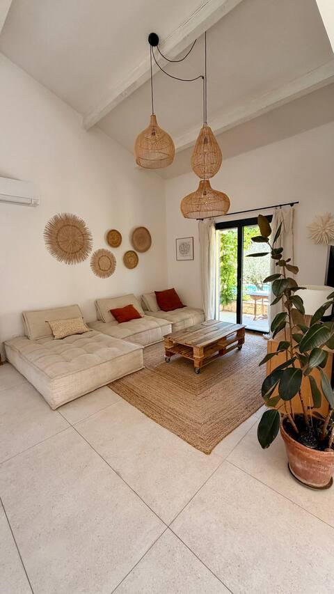 Top Airbnb: Quiet house private pool à Villeneuve Lès Avignon